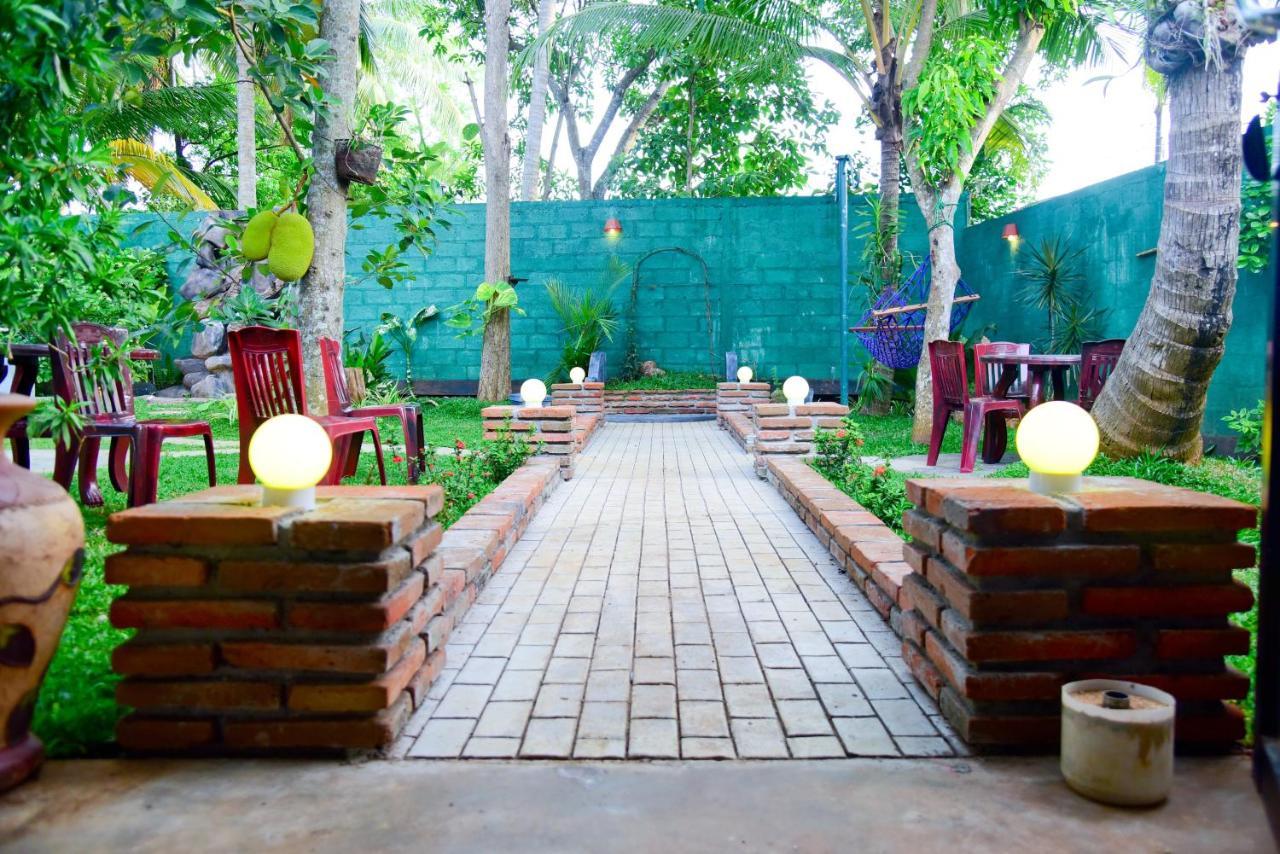 Hotel Moonstone Anuradhapura Eksteriør billede