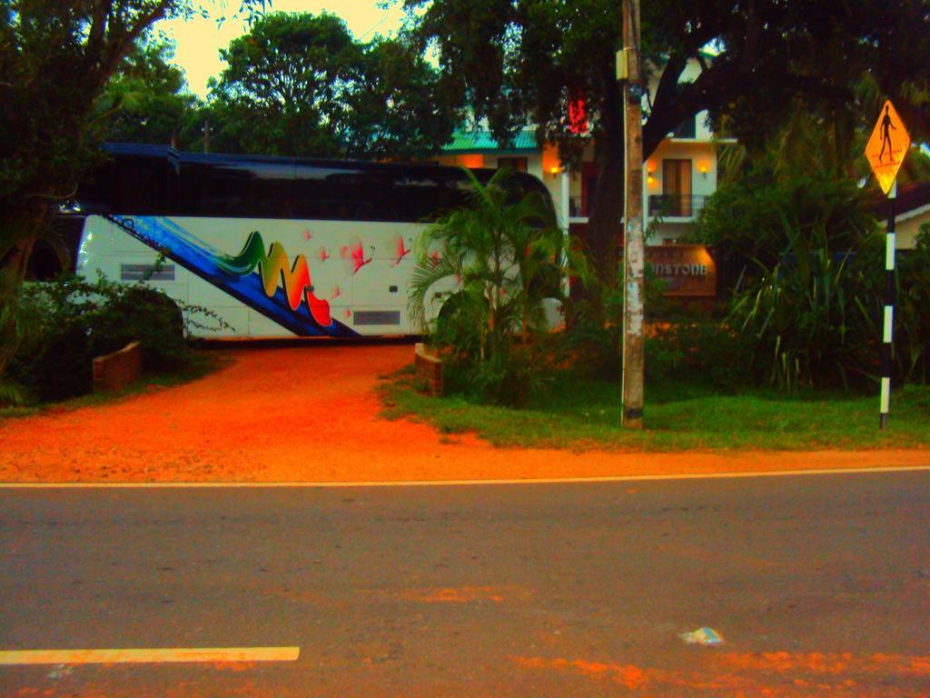 Hotel Moonstone Anuradhapura Eksteriør billede