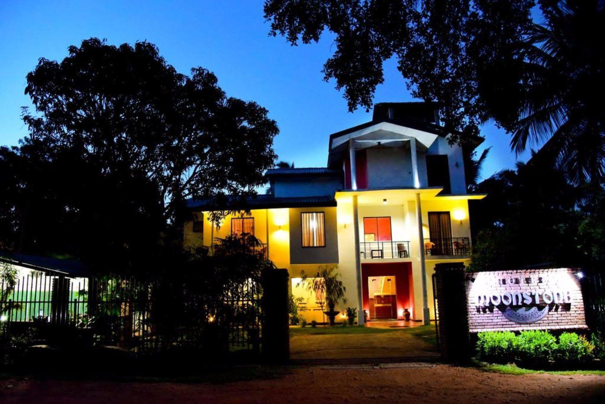 Hotel Moonstone Anuradhapura Eksteriør billede